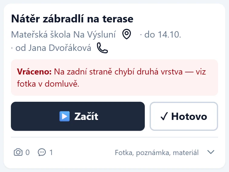 Karta vráceného úkolu s červeným pruhem Vráceno a důvodem, že na zadní straně chybí druhá vrstva